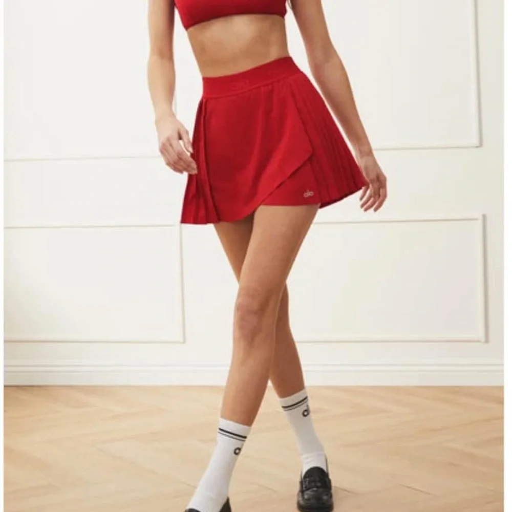 NWT aces classic red skirt alo yoga large
